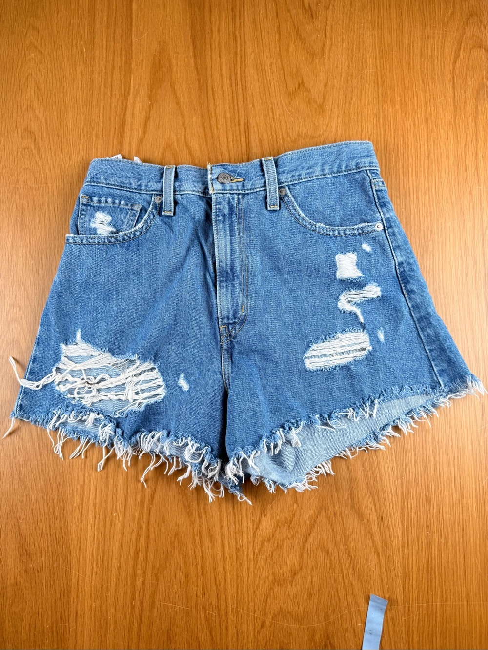 LEVI'S High Waisted Mom Shorts for Women’s size  W29 A19650010
